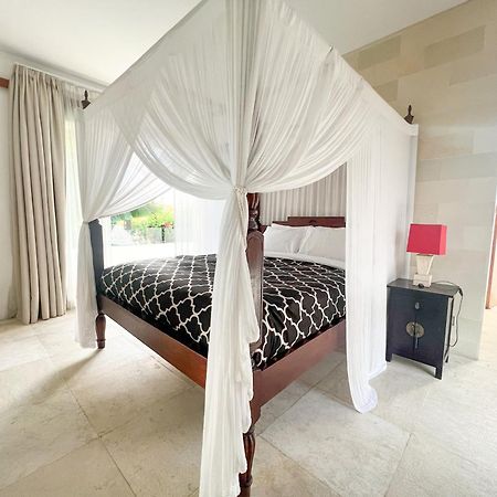 Elegant Villa Casabianca - Tropical Pool & Garden, Near Potato Head Beach Club! Seminyak  Bagian luar foto