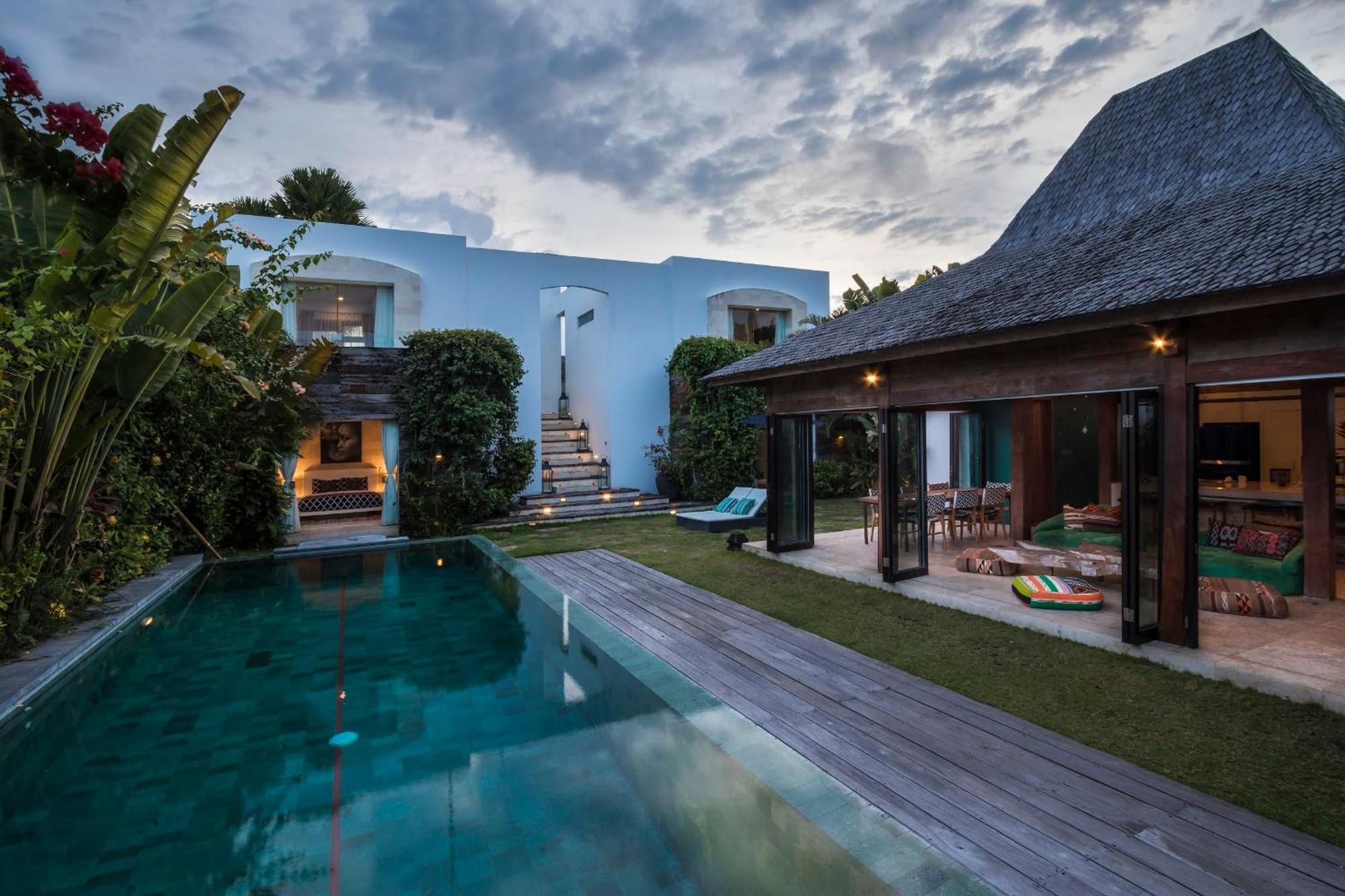 Elegant Villa Casabianca - Tropical Pool & Garden, Near Potato Head Beach Club! Seminyak  Bagian luar foto