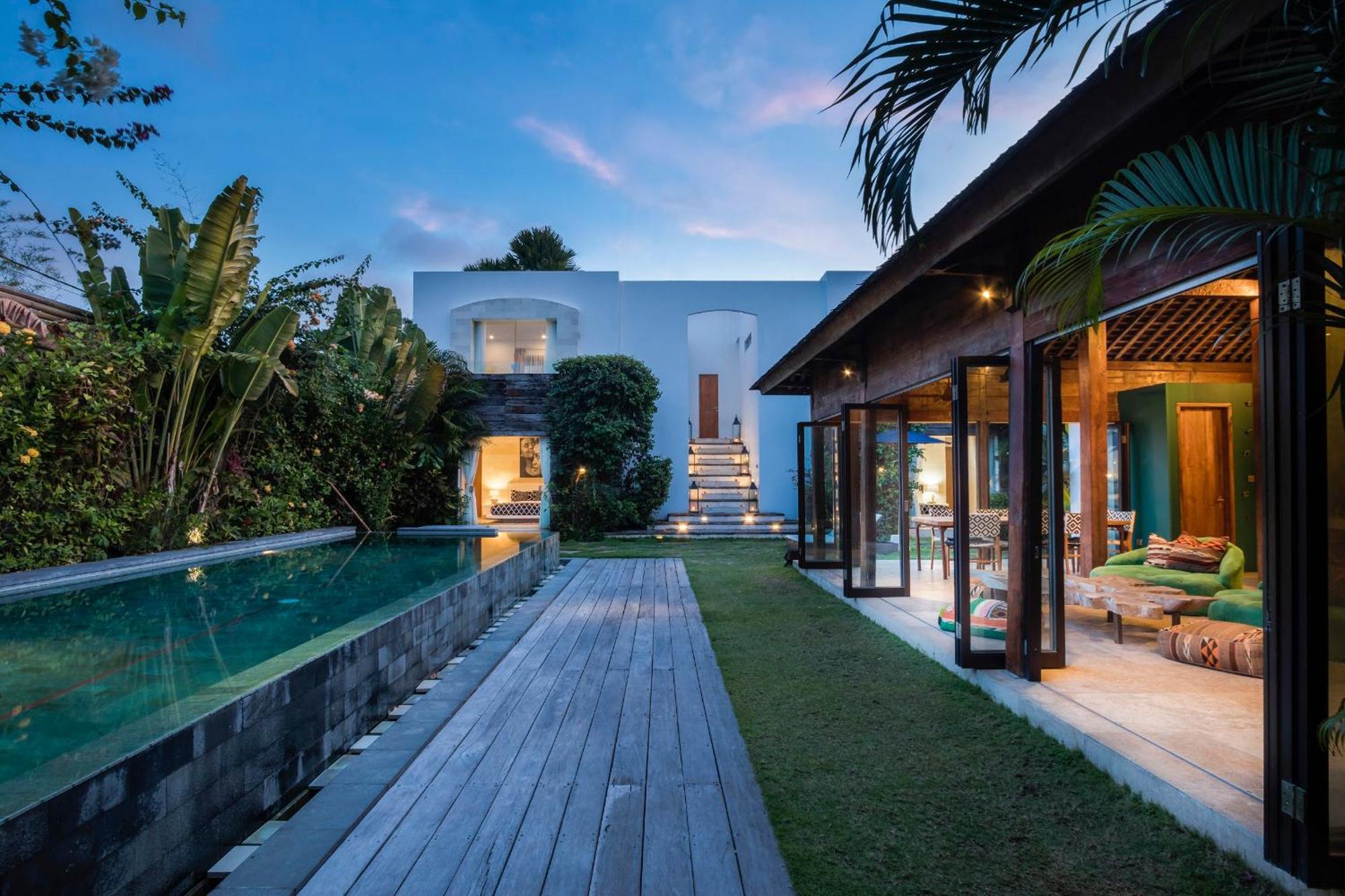 Elegant Villa Casabianca - Tropical Pool & Garden, Near Potato Head Beach Club! Seminyak  Bagian luar foto