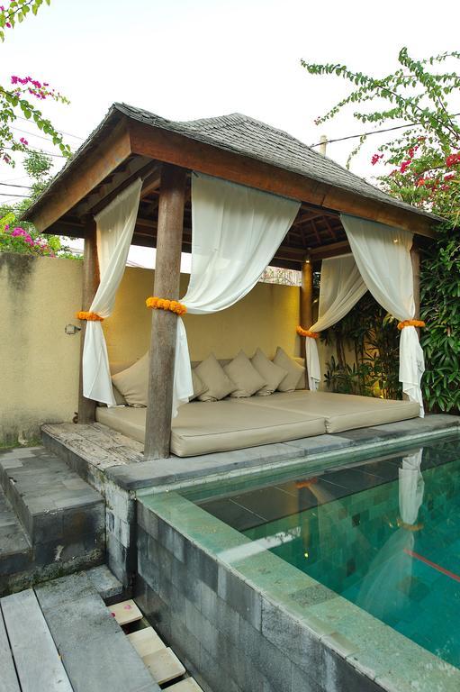Elegant Villa Casabianca - Tropical Pool & Garden, Near Potato Head Beach Club! Seminyak  Bagian luar foto
