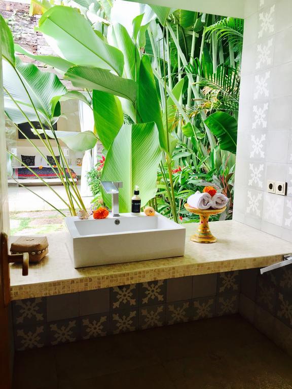 Elegant Villa Casabianca - Tropical Pool & Garden, Near Potato Head Beach Club! Seminyak  Bagian luar foto
